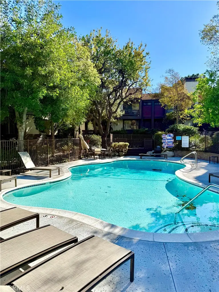 21930 Marylee #98, Woodland Hills, CA 91367 - Image #2