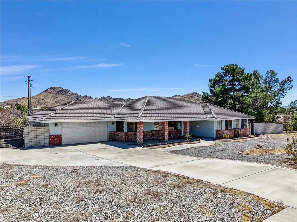 16635 Wintun, Apple Valley, CA 92307 - #1