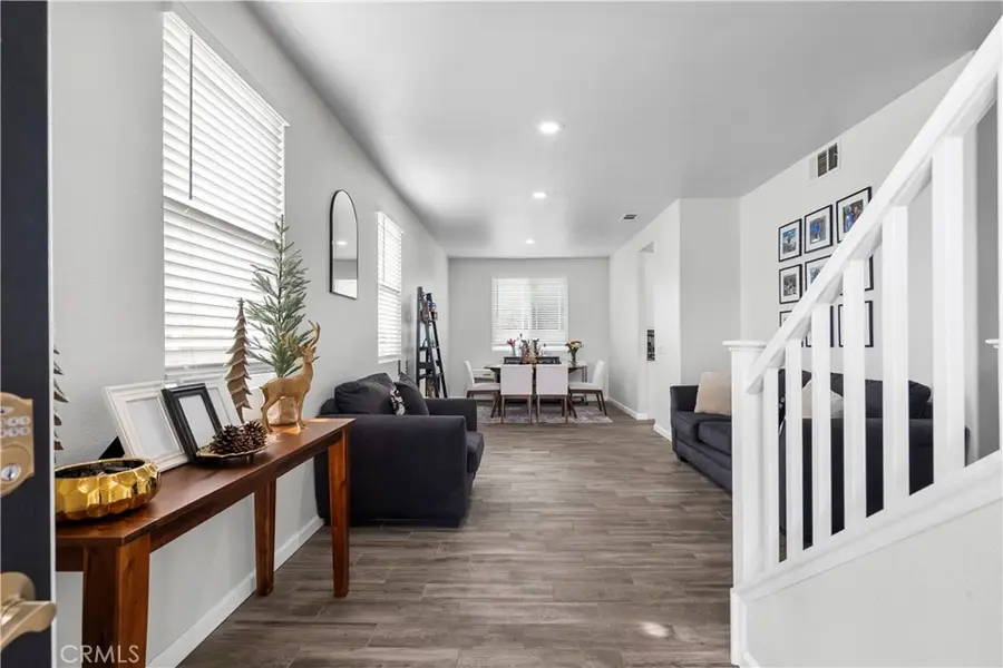 19904 Holly Drive, Saugus, CA 91350 - #2