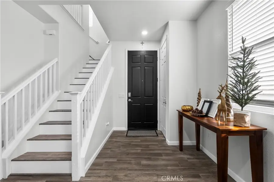 19904 Holly Drive, Saugus, CA 91350 - #3