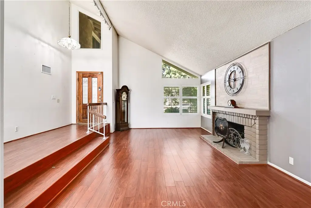 10 Bluff Point, Phillips Ranch, CA 91766 - #1