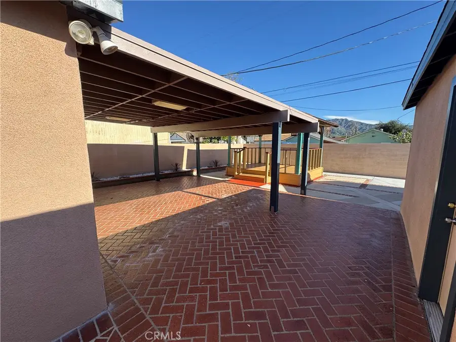 2210 N Buena Vista, Burbank, CA 91504 - #3