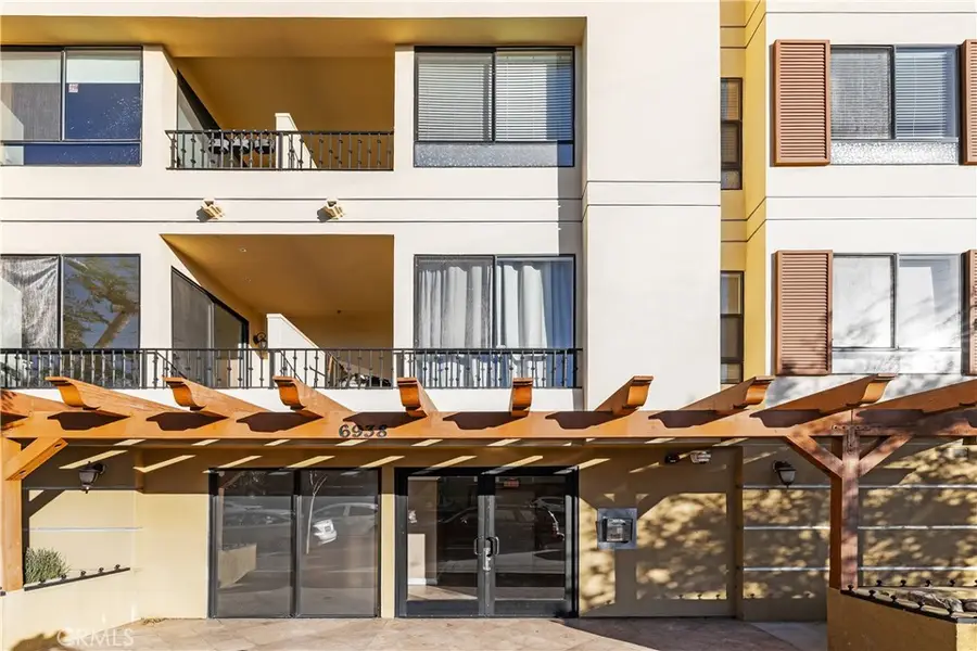 6938 Laurel Canyon Blvd #304, North Hollywood, CA 91605 - Image #2