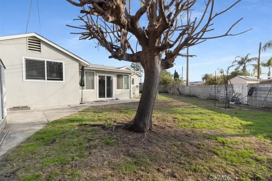 10571 Woodale, San Fernando, CA 91345 - Image #3