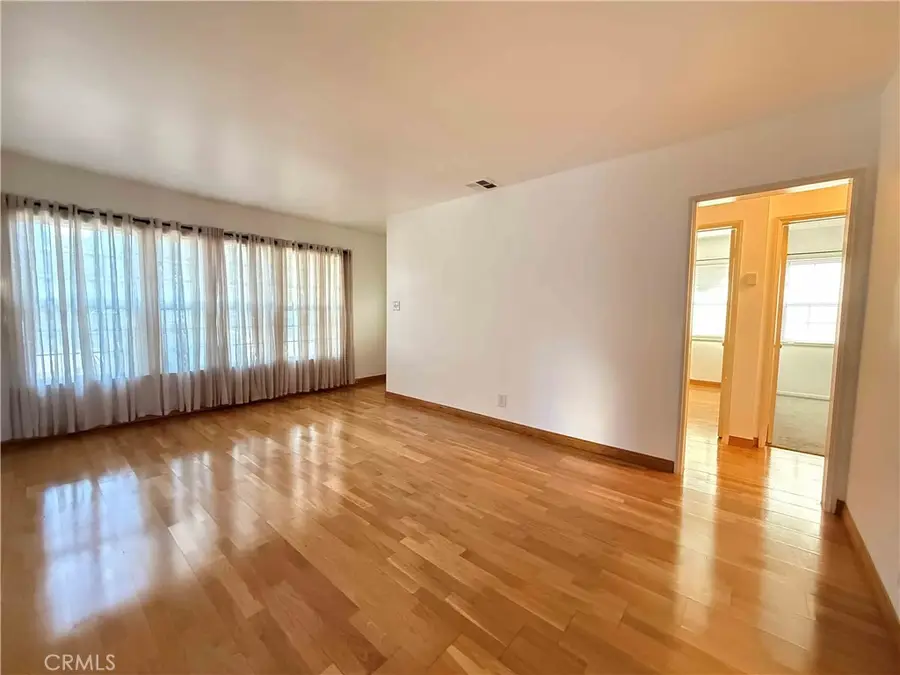 18237 Valley Vista, Tarzana, CA 91356 - #3