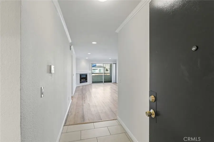 5525 Canoga #129, Woodland Hills, CA 91367 - Image #2