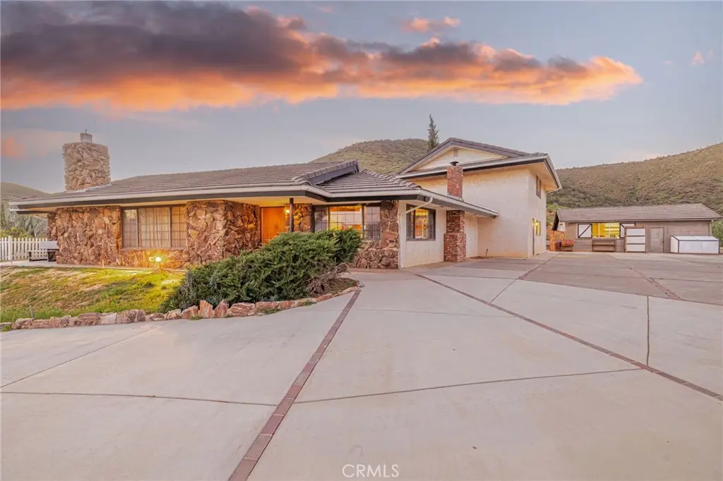 34201 Territory Road, Agua Dulce, CA 91390 - #1