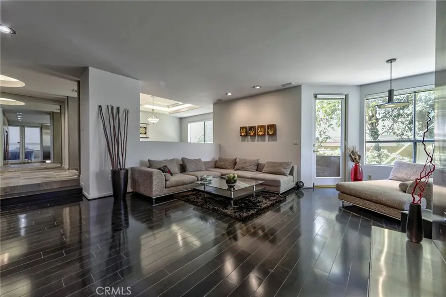 12841 Bloomfield #103, Studio City, CA 91604 - Image #2