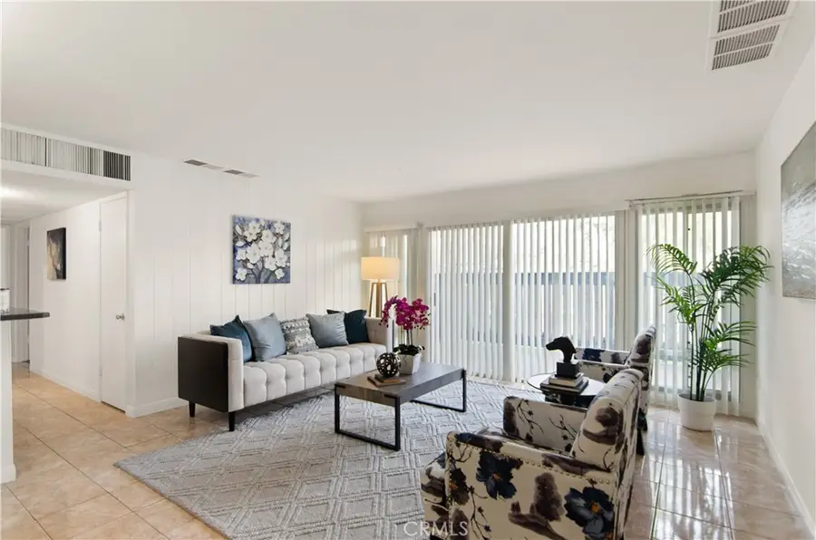 8601 International #162, Canoga Park, CA 91304 - #2