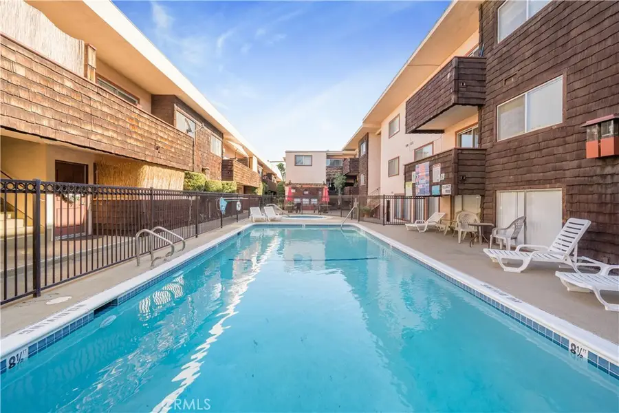 5403 Newcastle Avenue #12, Encino, CA 91316 - Image #3