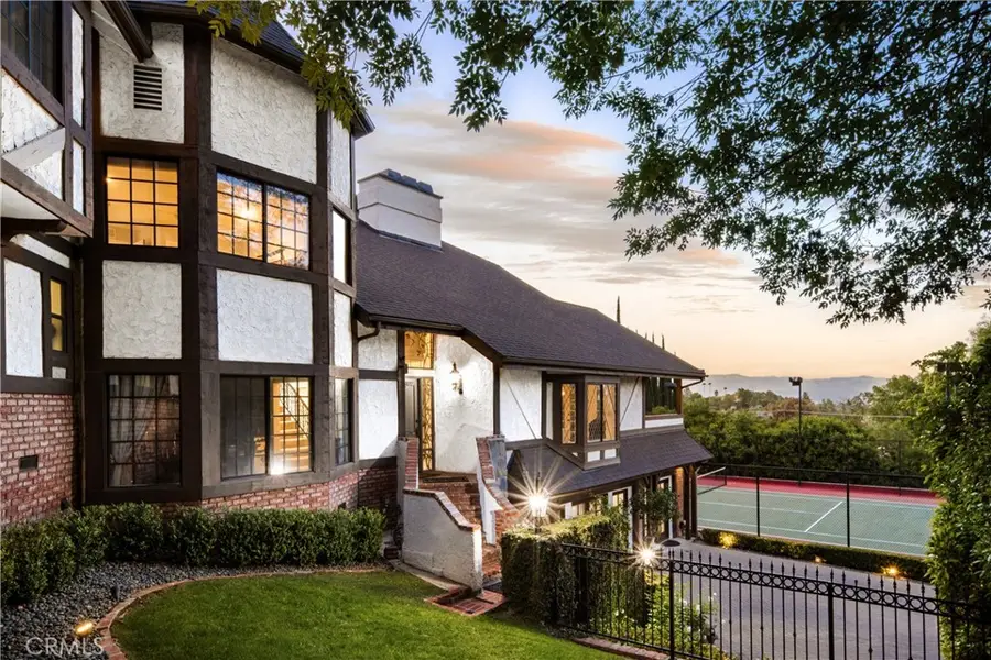 19540 Wells Drive, Tarzana, CA 91356 - #2