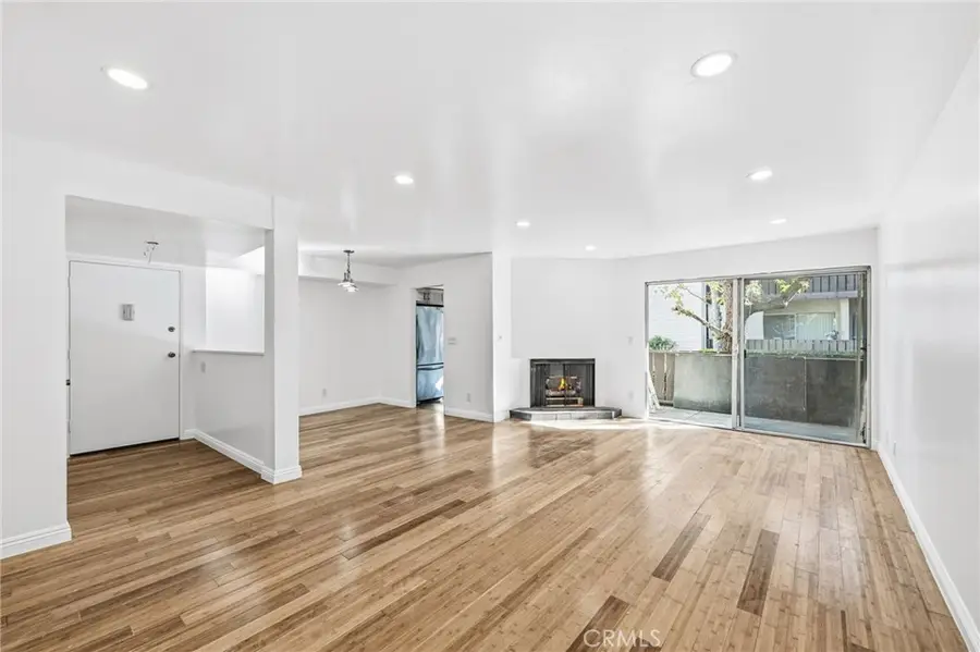 15030 Victory Boulevard #103, Van Nuys, CA 91411 - Image #2