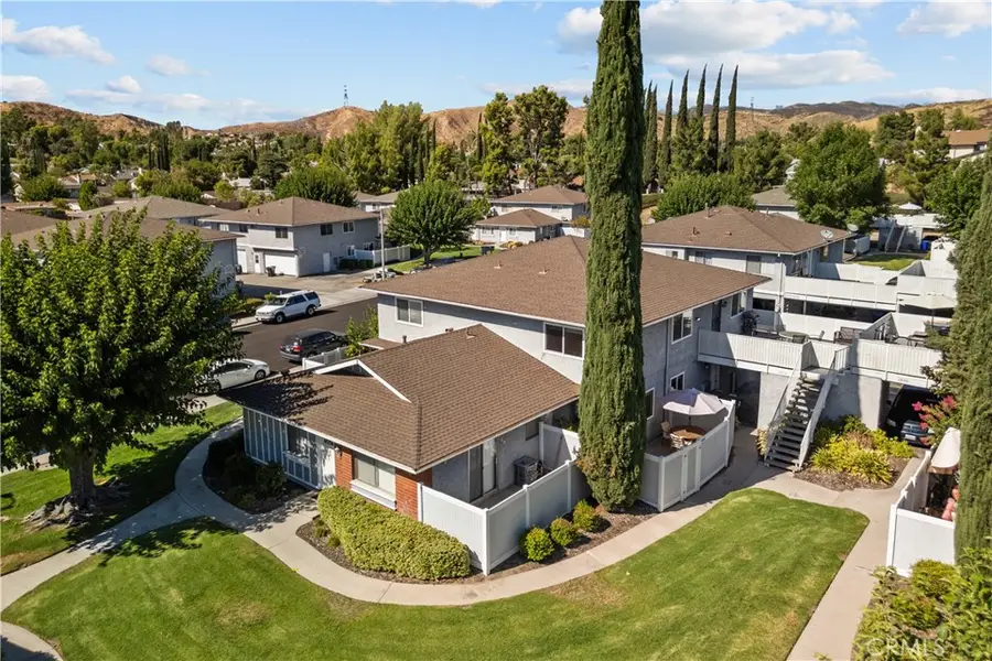 28152 Robin, Saugus, CA 91350 - #2