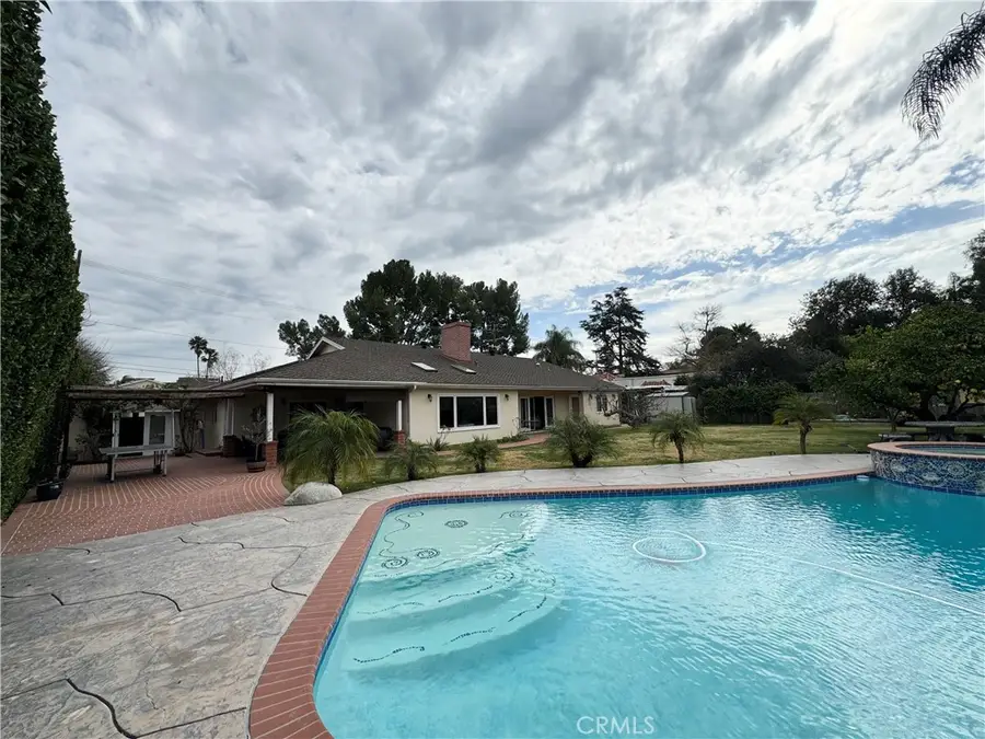 5329 Mecca Avenue, Tarzana, CA 91356 - Image #3