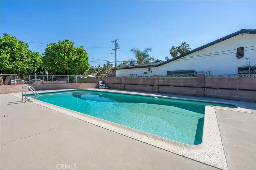 6909 Peach Avenue, Van Nuys, CA 91406 - #3