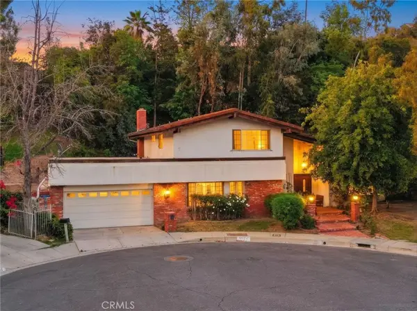 19122 Weston, Tarzana, CA 91356