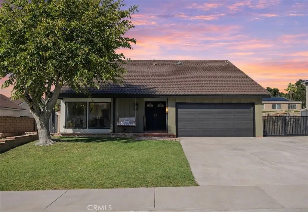 28975 Lotusgarden Dr, Canyon Country, CA 91387 - #1