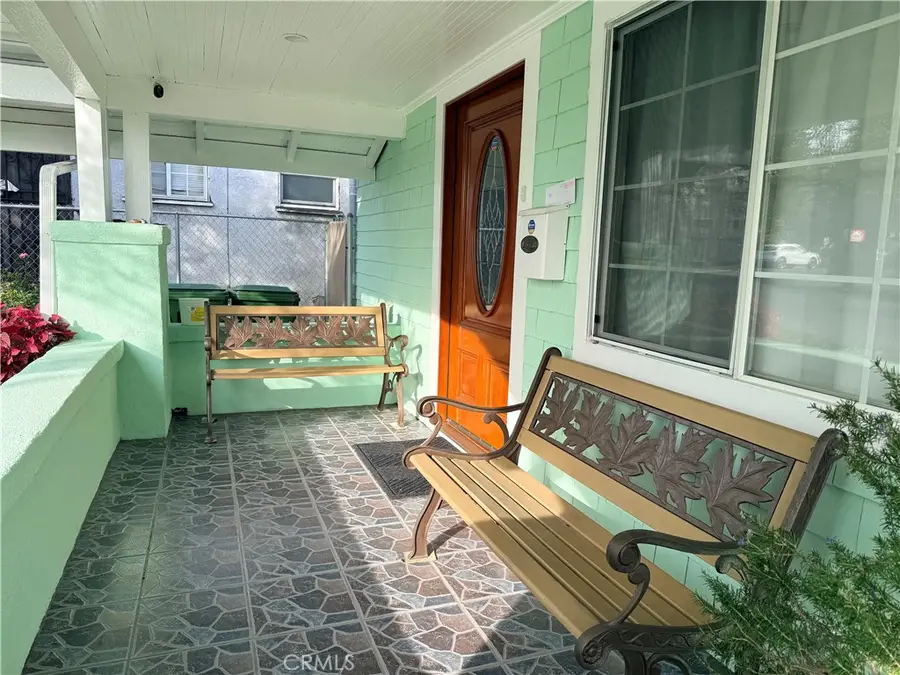 2656 Cimarron Street, Los Angeles, CA 90018 - #3