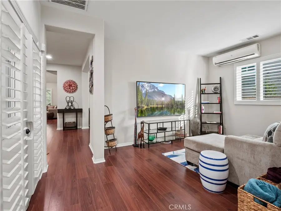 28532 Agajanian, Santa Clarita, CA 91390 - Image #2