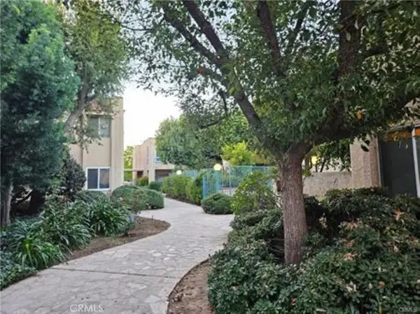 18307 Burbank Boulevard #41, Tarzana, CA 91356