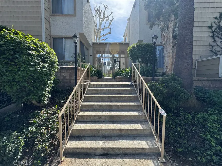 18408 Hatteras #13, Tarzana, CA 91356 - #2
