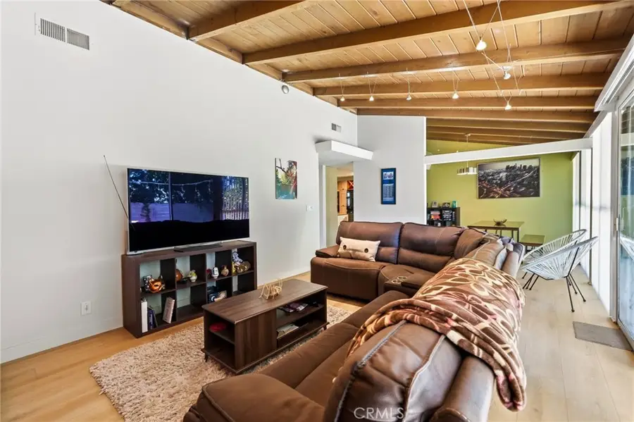 8452 Delco Avenue, Winnetka, CA 91306 - #3