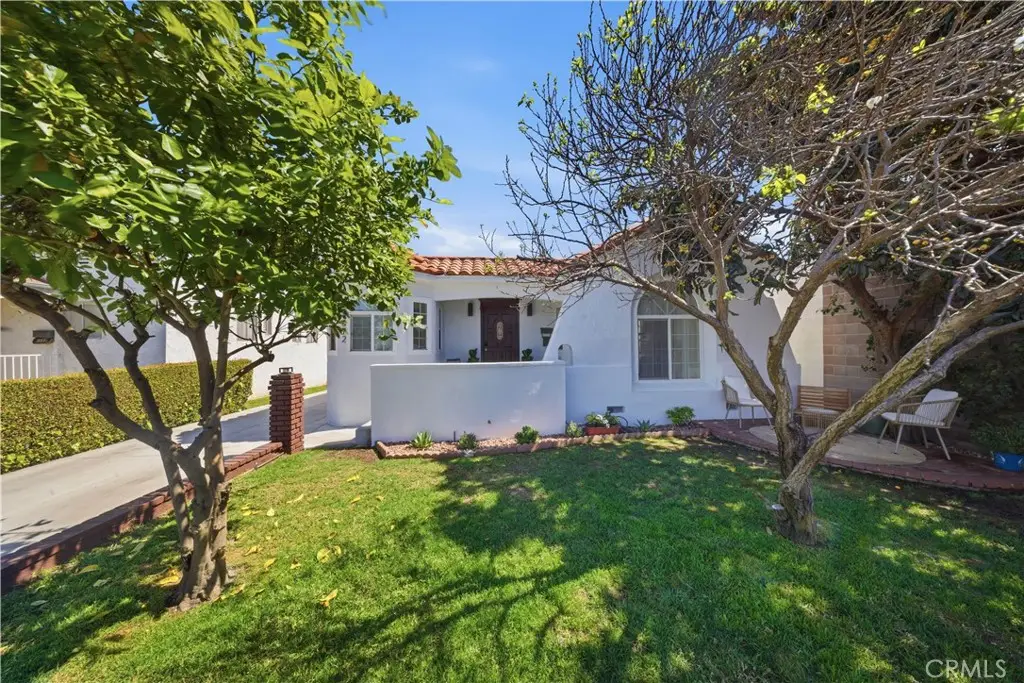 1572 S Ridgeley, Los Angeles, CA 90019 - #1