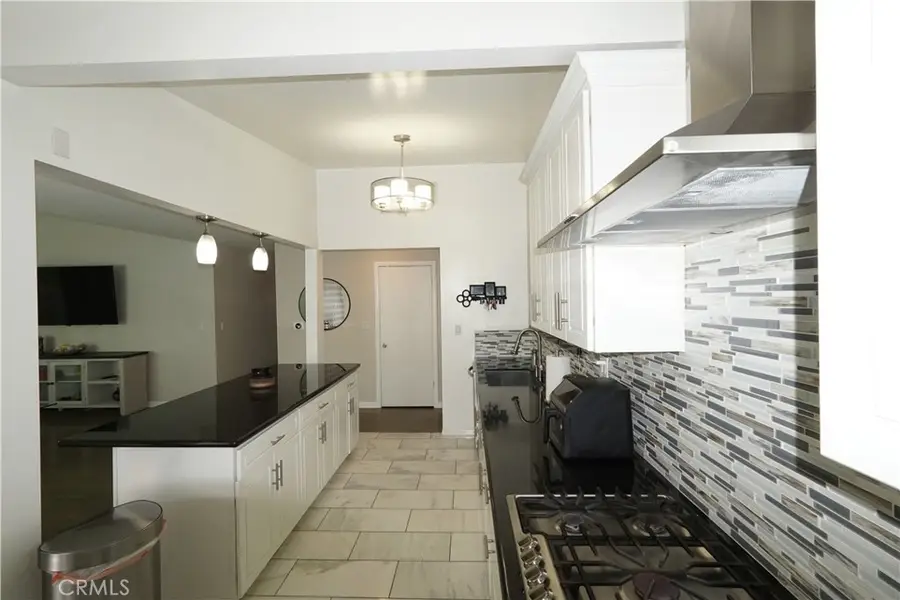 9327 Stanwin Avenue, Arleta, CA 91331 - #3