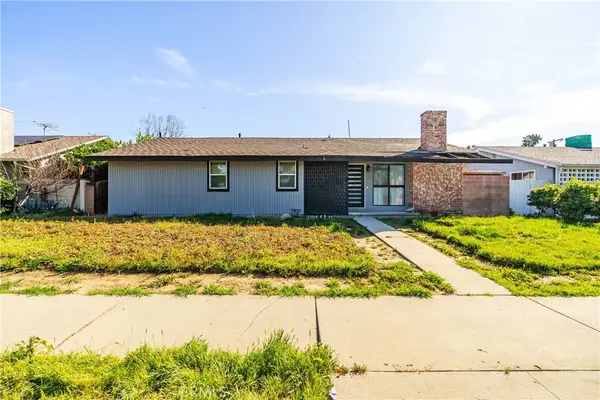 7702 De Soto, Canoga Park, CA 91304