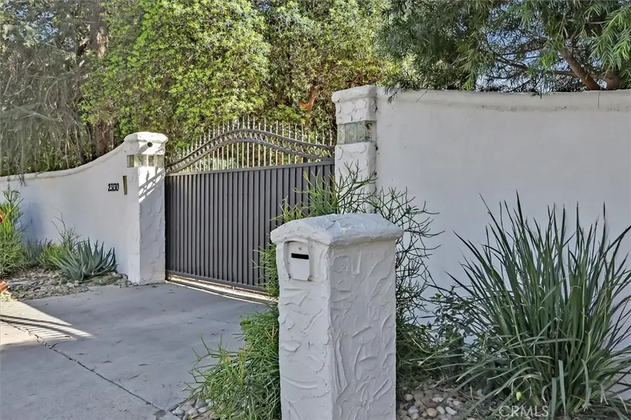 23130 Oxnard Street, Woodland Hills, CA 91367 - #2