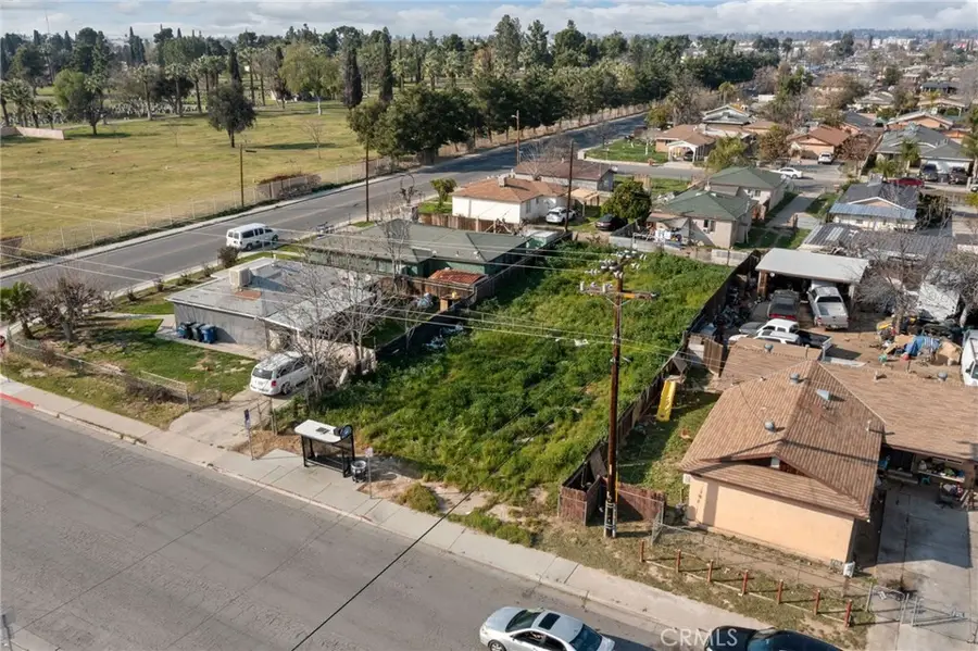 1104 Virginia Avenue, Bakersfield, CA 93307 - #2