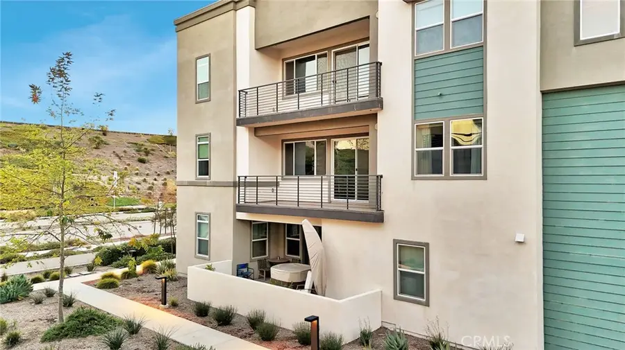 26958 Sandbar Willow Pl #205, Valencia, CA 91355 - #2