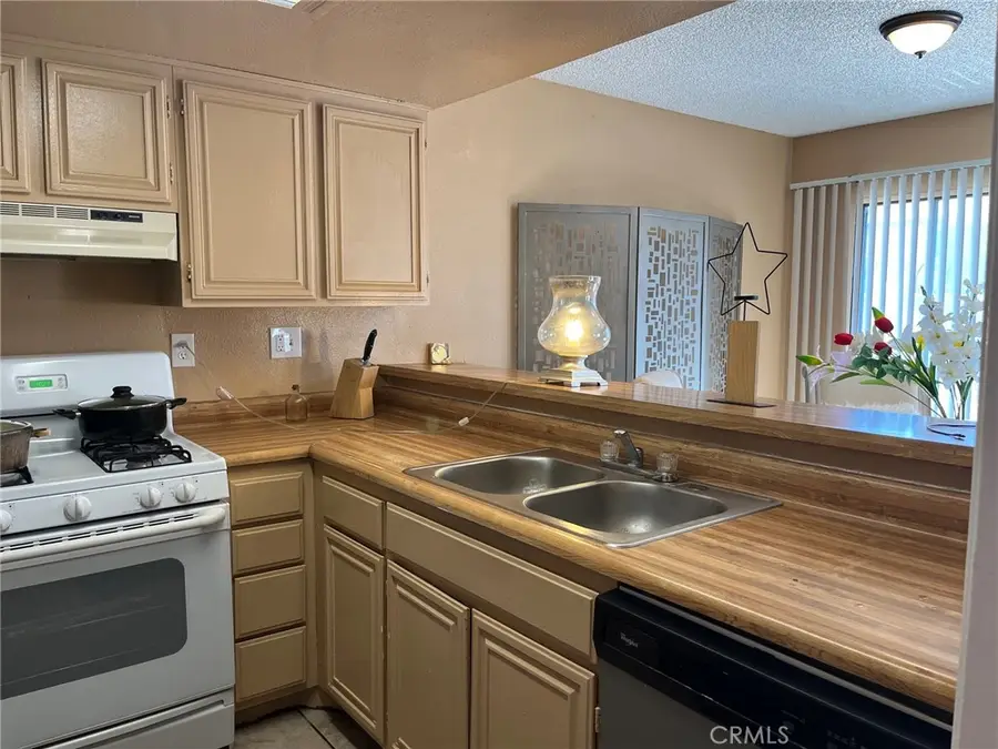 9250 Citrus Ave. #E, Fontana, CA 92335 - #3