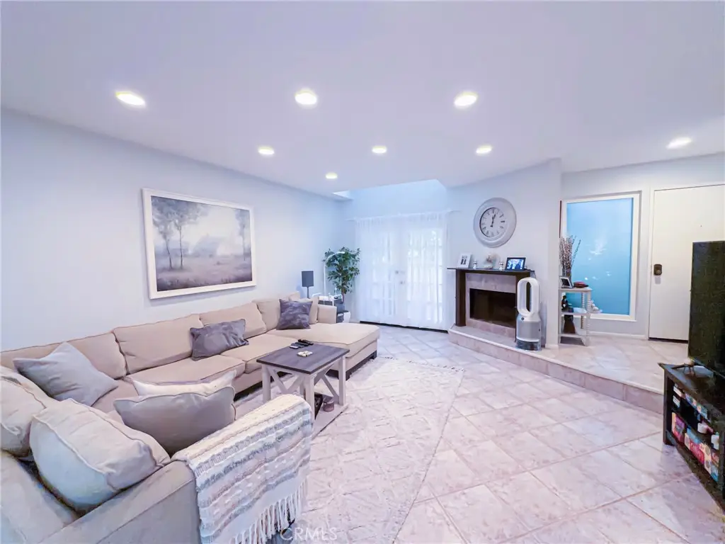 7904 Topanga Canyon Blvd #3, Canoga Park, CA 91304 - #1