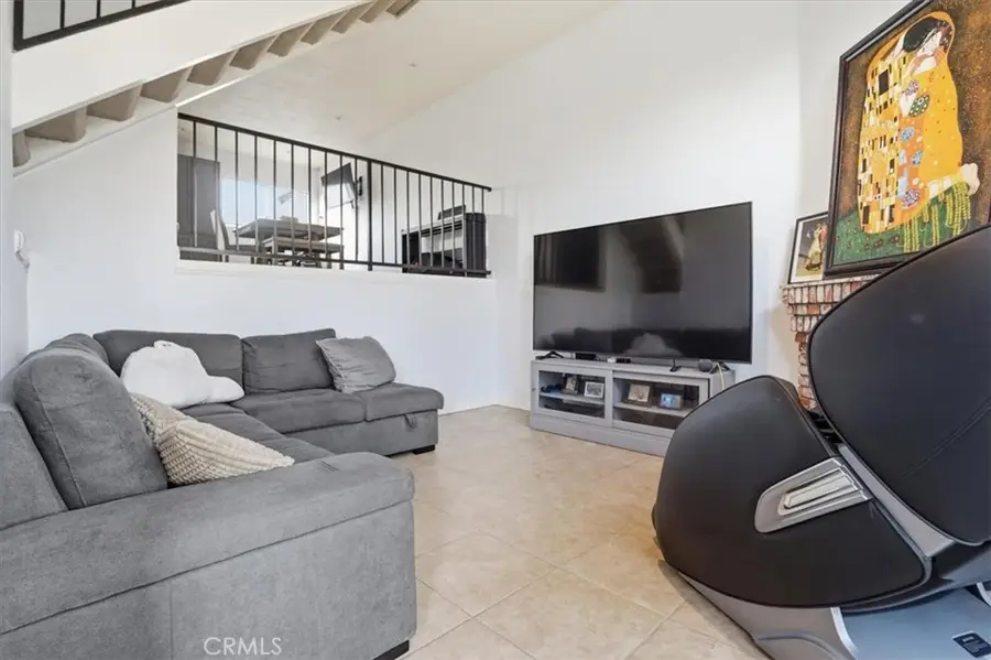 14325 Foothill #9, Sylmar, CA 91342 - #3
