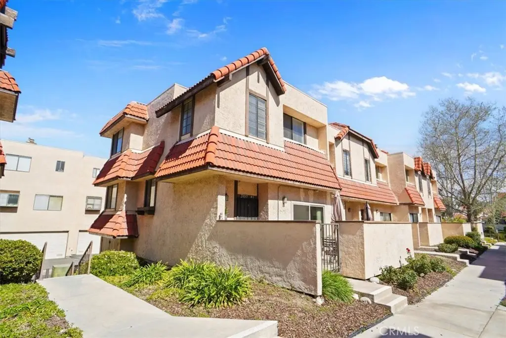 27617 Nugget Drive #1, Canyon Country, CA 91387 - #1