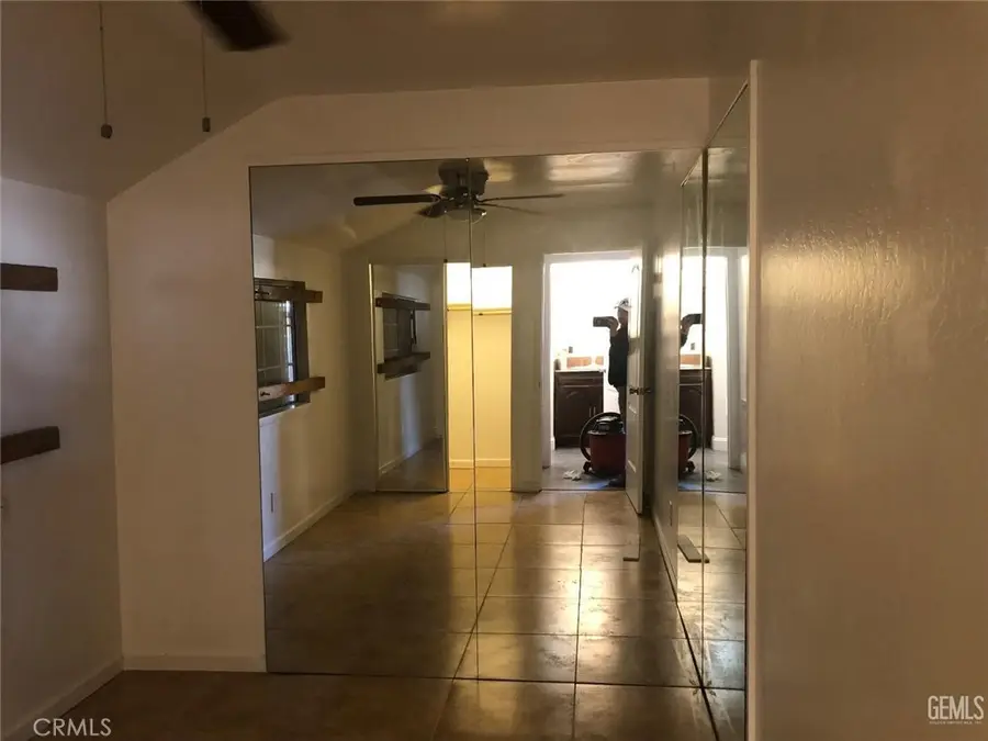 121 Roberts, Bakersfield, CA 93308 - #3