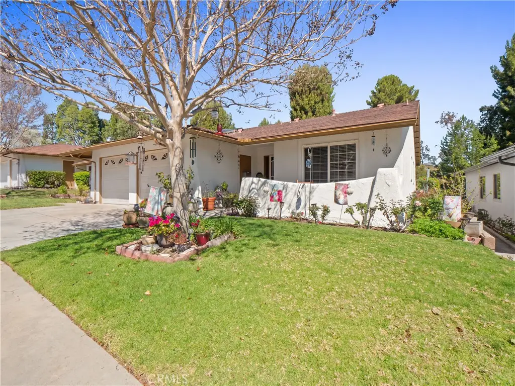 19401 Oak Crossing, Newhall, CA 91321 - #1