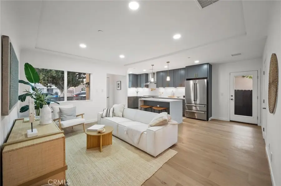 14328 Emelita Street, Sherman Oaks, CA 91401 - #3