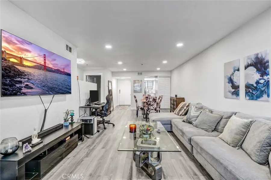 6545 Reseda Boulevard #6, Reseda, CA 91335 - #3