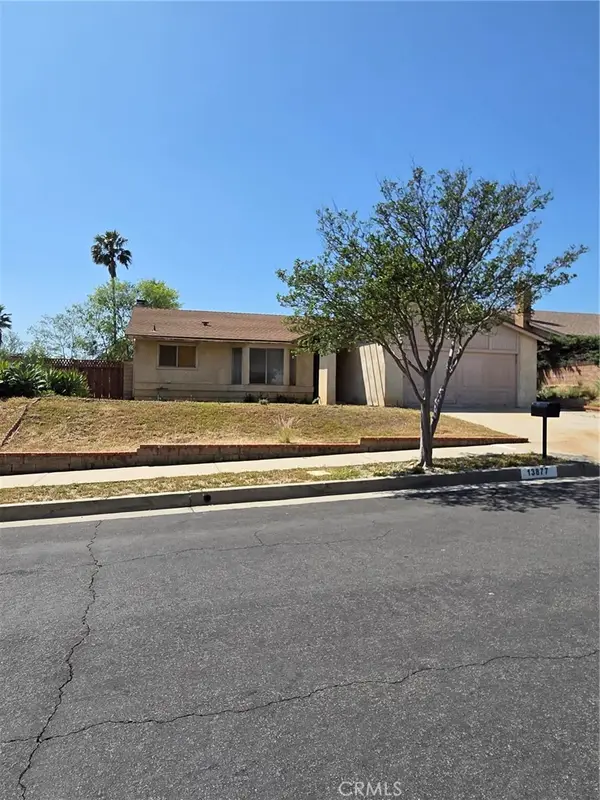 13877 Shablow Avenue, Sylmar, CA 91342