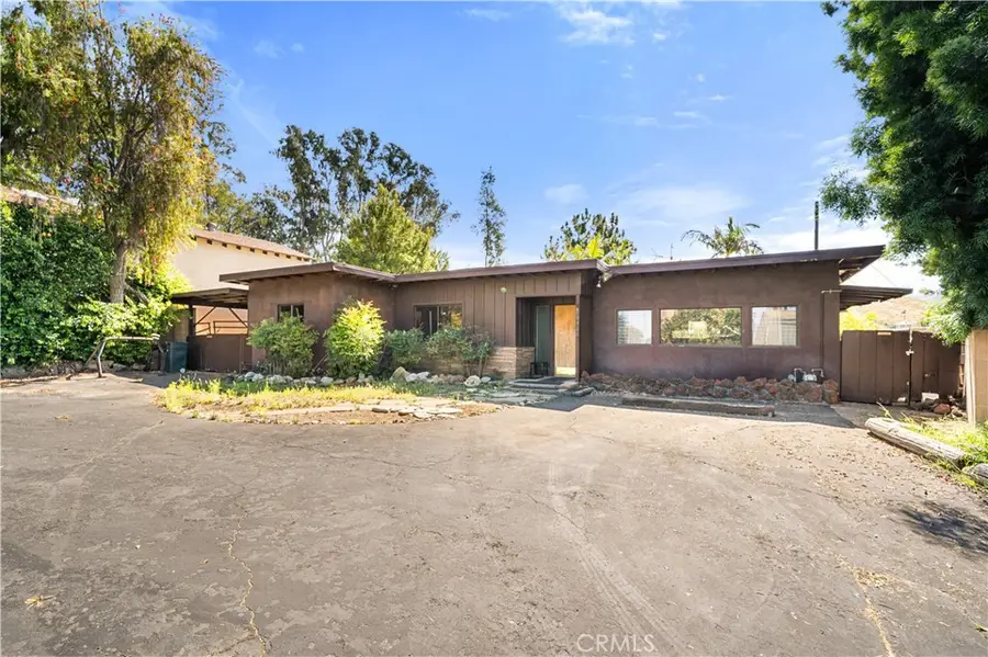 10408 Mcbroom St., Sunland, CA 91040 - #2