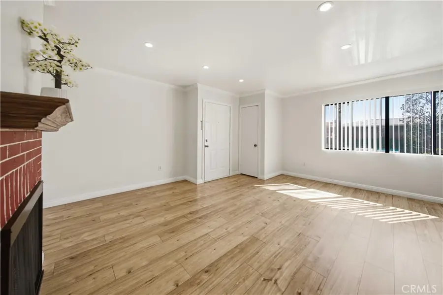 9047 Langdon Ave #6, North Hills, CA 91343 - #3