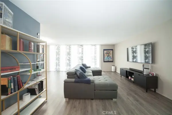 7260 Hillside Avenue #207, Los Angeles, CA 90046