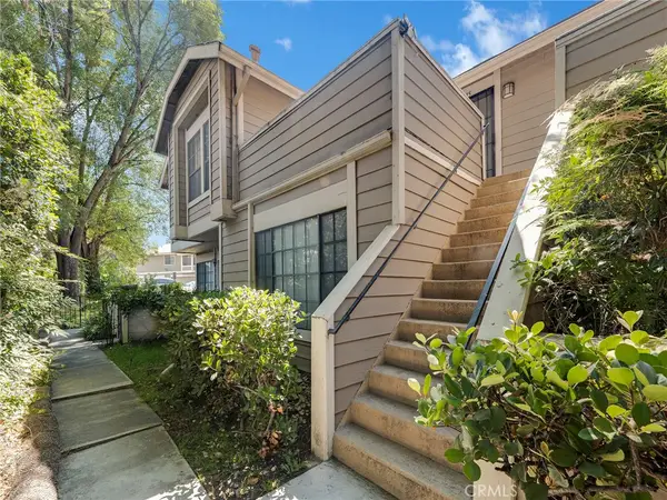 11350 Foothill Boulevard #15, Sylmar, CA 91342
