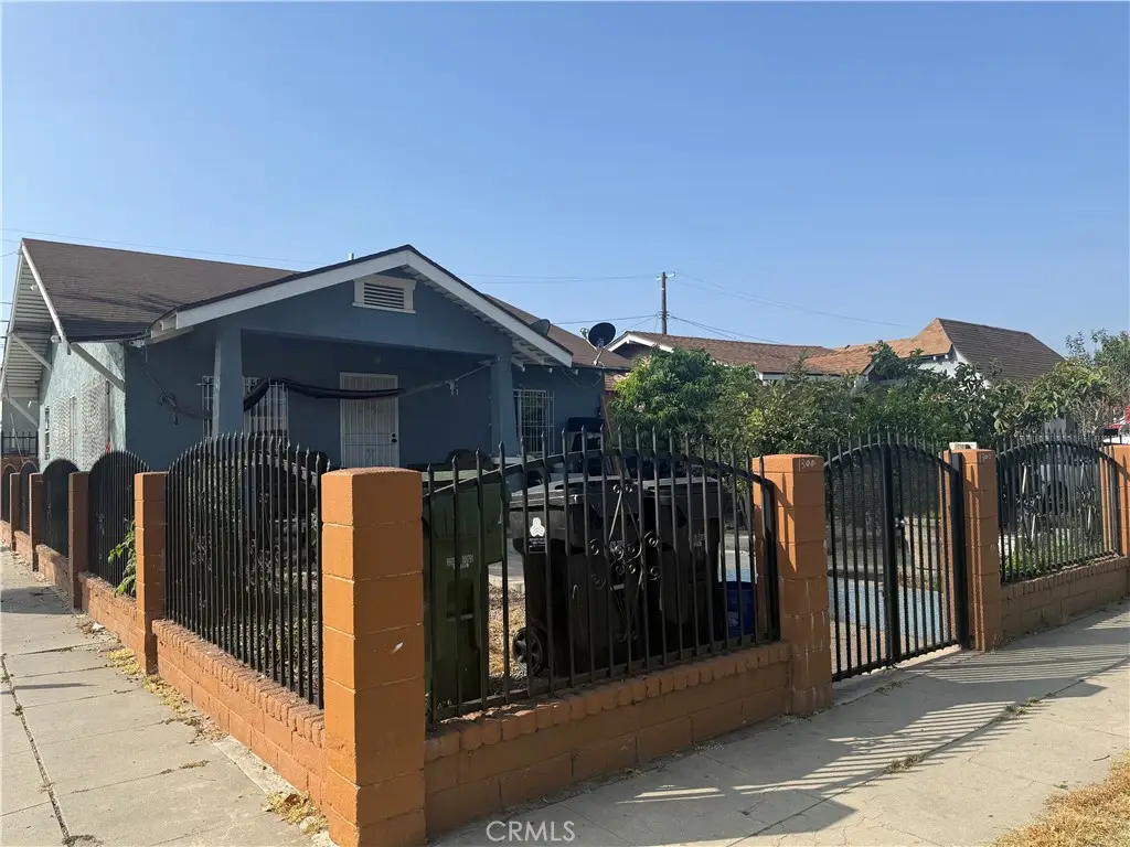 1300 W 71st, Los Angeles, CA 90044 - #1