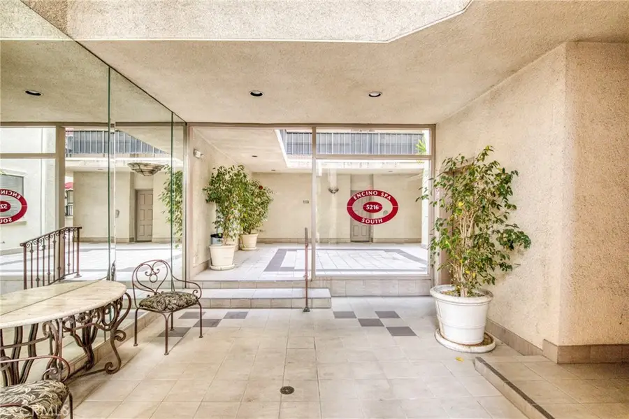 5216 Yarmouth #107, Encino, CA 91316 - #3
