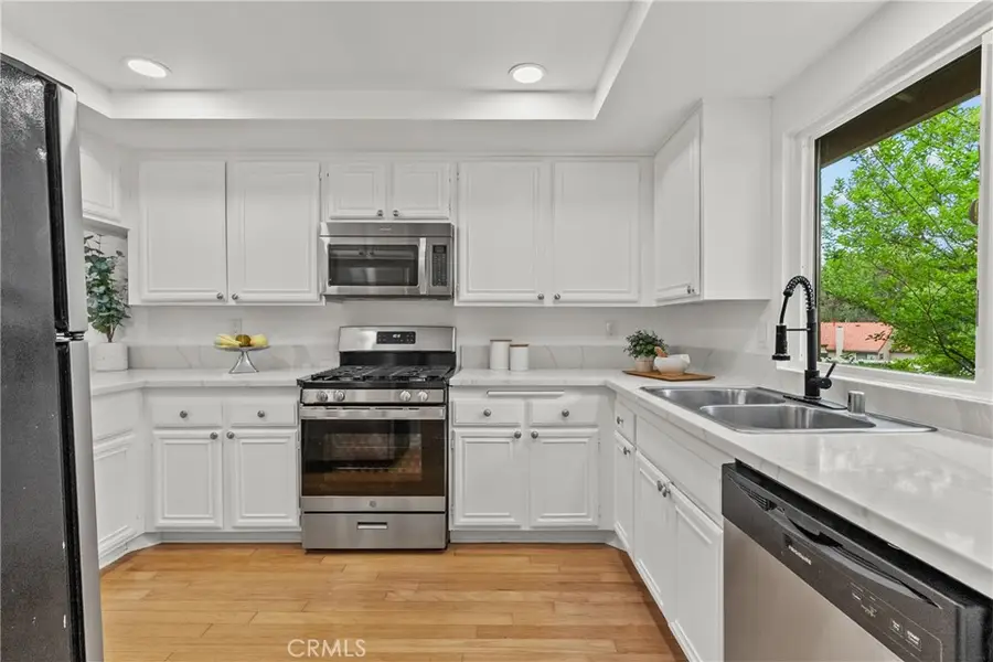 20038 Avenue Of The Oaks, Newhall, CA 91321 - #3