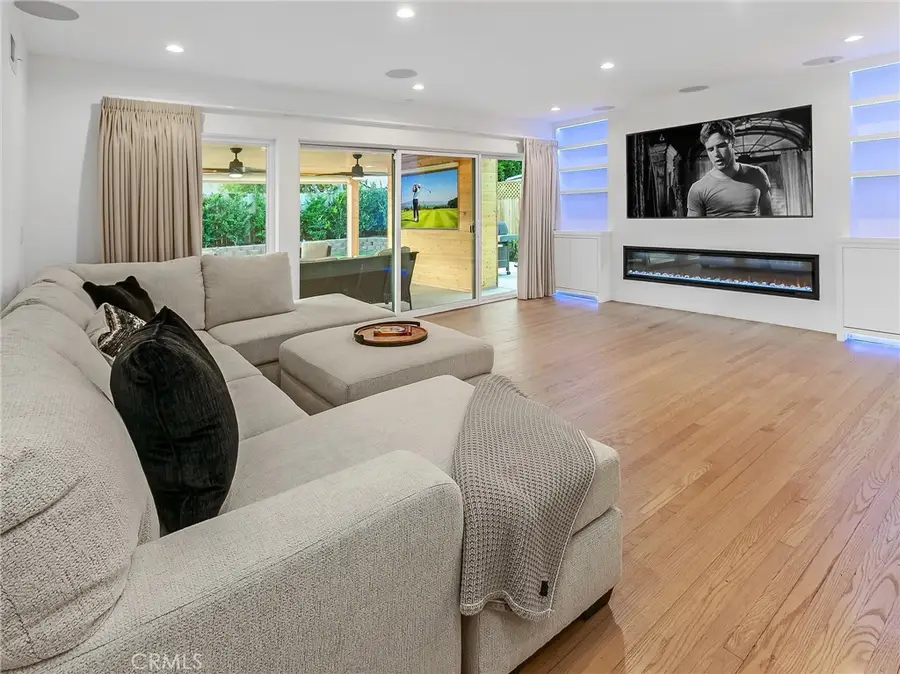 7741 Variel Avenue, Canoga Park, CA 91304 - #2