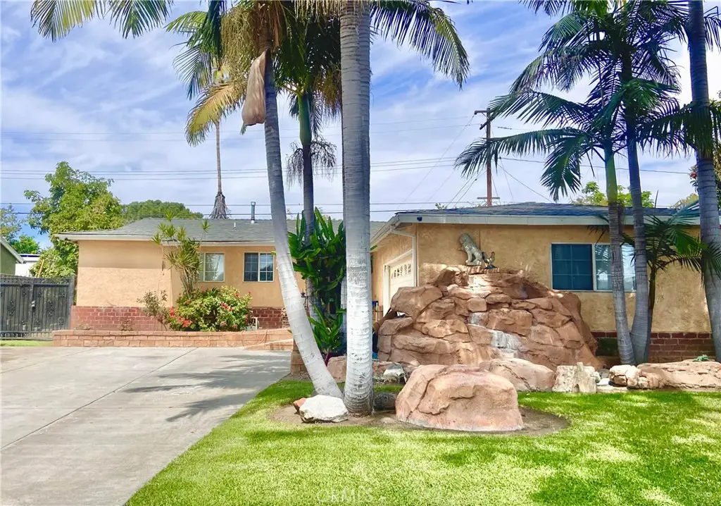 431 E Rosslynn, Fullerton, CA 92832 - #1